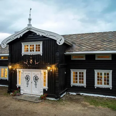Holiday home Eventyrlig Tommerhytte Pa Gardstun *