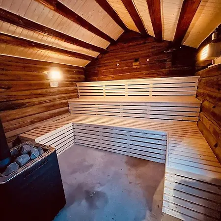 Holiday home Eventyrlig Tommerhytte Pa Gardstun