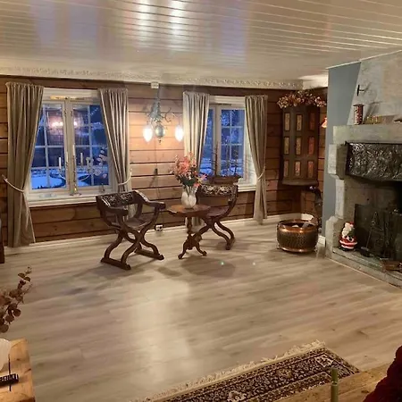 Дом отдыха Eventyrlig Tommerhytte Pa Gardstun *