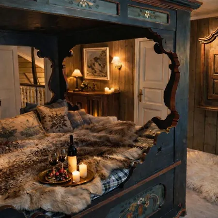 Feriehus Eventyrlig Tømmerhytte På Gårdstun *