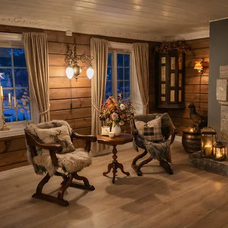 Eventyrlig Tømmerhytte På Gårdstun * Vinstra