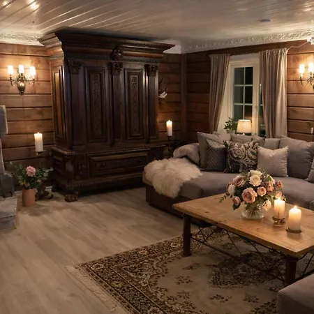 Feriehus Eventyrlig Tømmerhytte På Gårdstun *