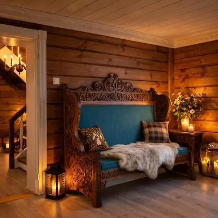 Eventyrlig Tømmerhytte På Gårdstun * Vinstra