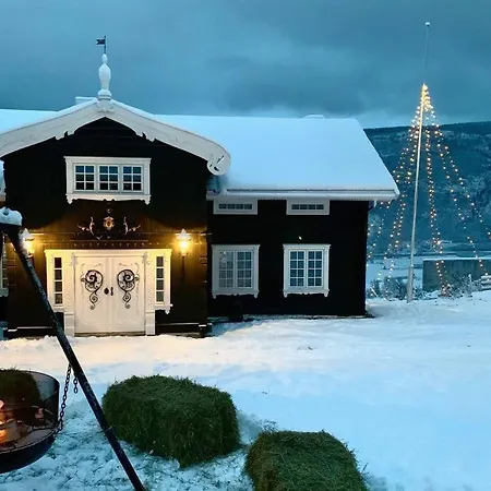 Eventyrlig Tommerhytte Pa Gardstun Vinstra